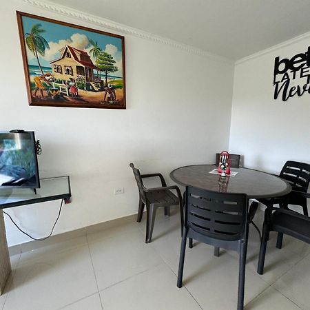 Sea Life Apartamentos En Via Principal Centro Y San Luis Сан-Андрес Экстерьер фото
