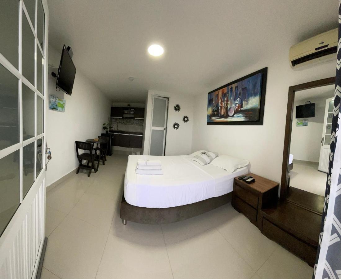 Sea Life Apartamentos En Via Principal Centro Y San Luis Сан-Андрес Экстерьер фото