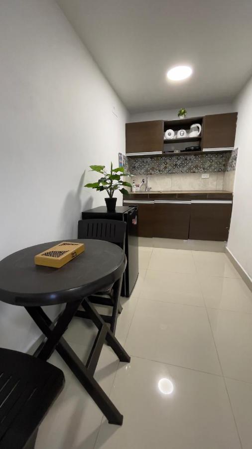 Sea Life Apartamentos En Via Principal Centro Y San Luis Сан-Андрес Экстерьер фото