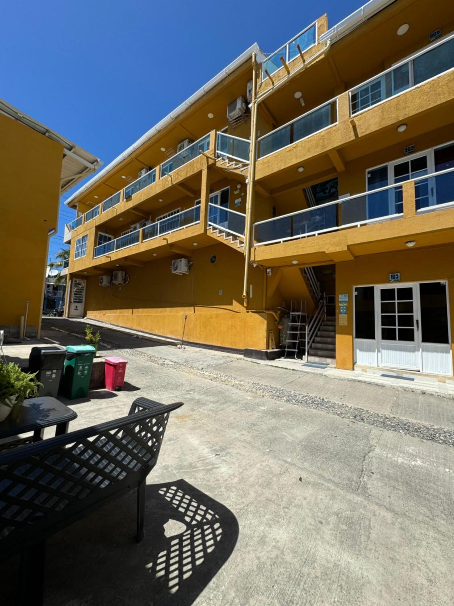 Sea Life Apartamentos En Via Principal Centro Y San Luis Сан-Андрес Экстерьер фото