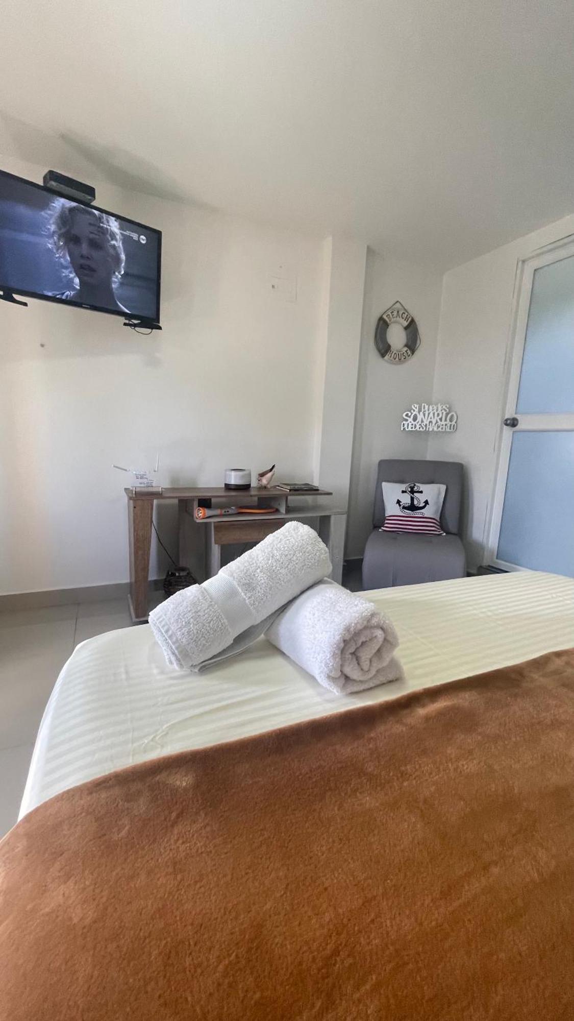 Sea Life Apartamentos En Via Principal Centro Y San Luis Сан-Андрес Экстерьер фото