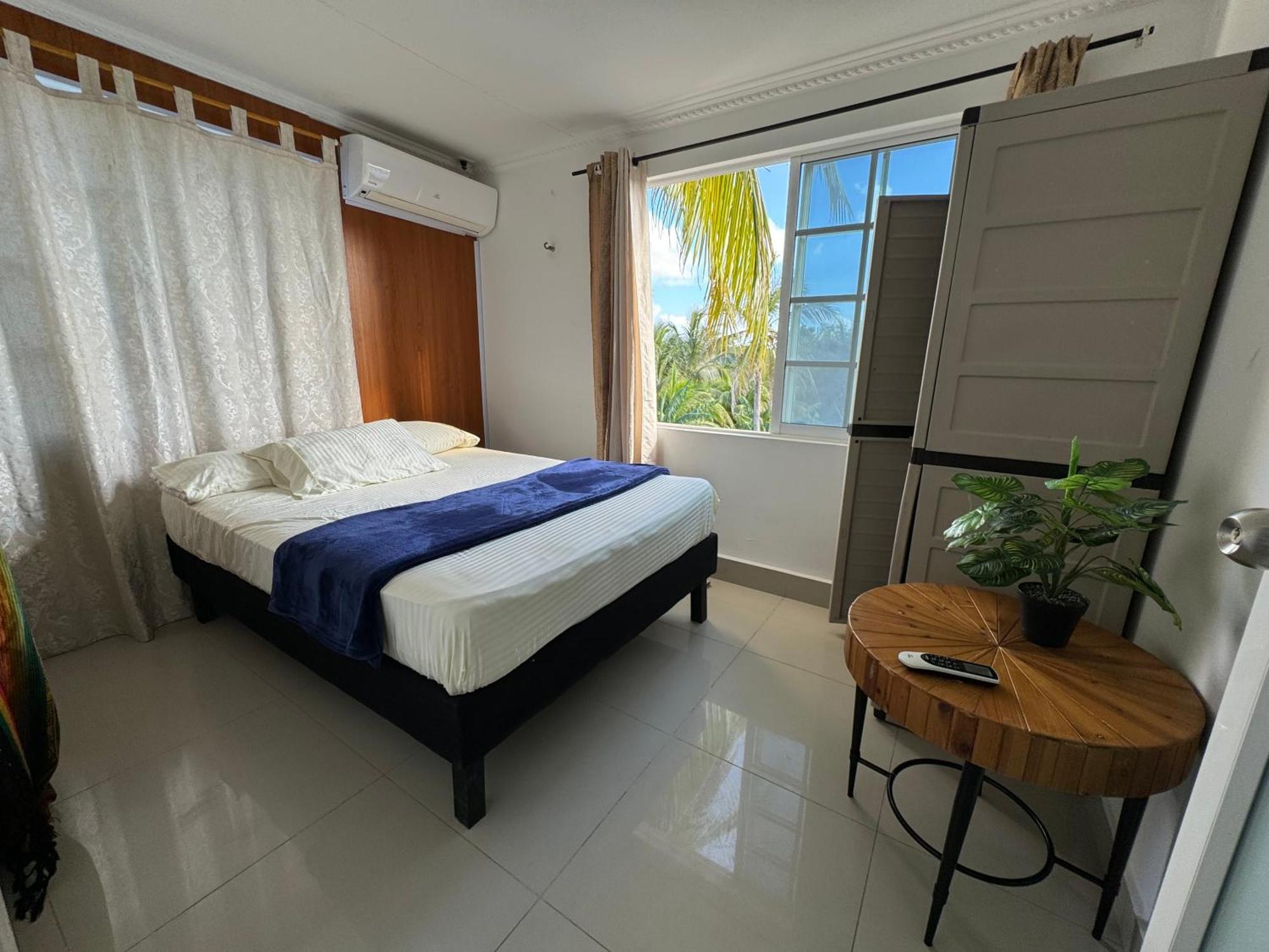 Sea Life Apartamentos En Via Principal Centro Y San Luis Сан-Андрес Экстерьер фото