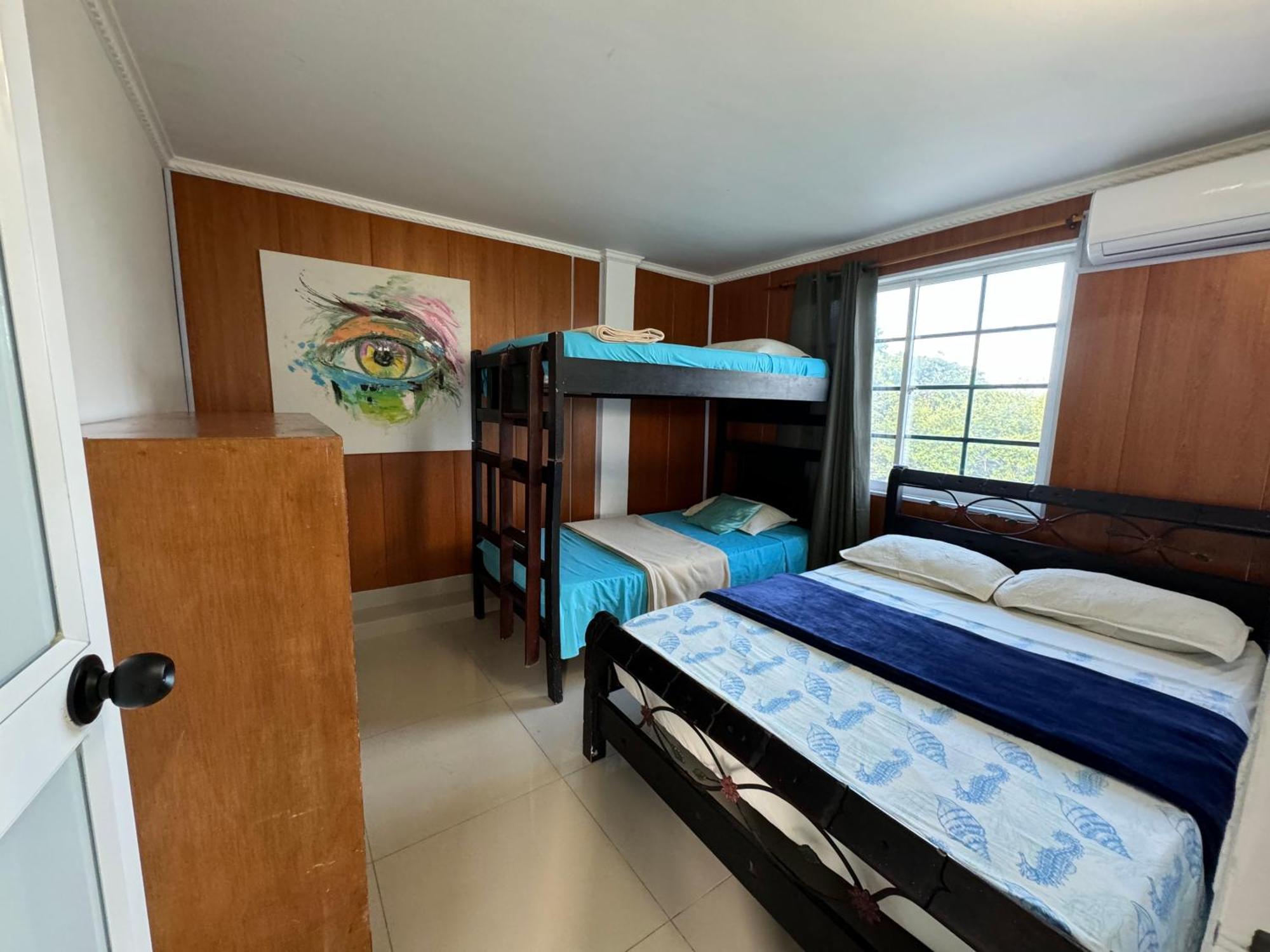 Sea Life Apartamentos En Via Principal Centro Y San Luis Сан-Андрес Экстерьер фото