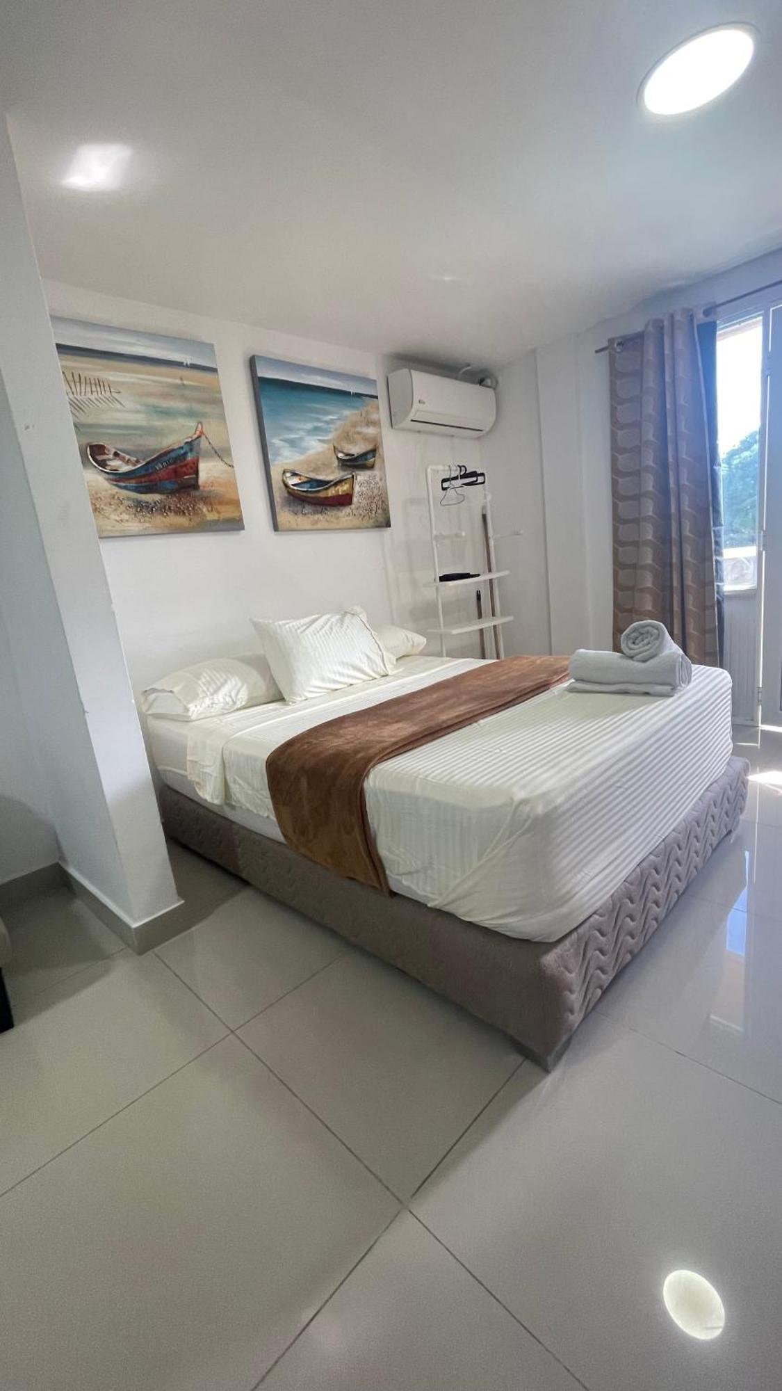 Sea Life Apartamentos En Via Principal Centro Y San Luis Сан-Андрес Экстерьер фото
