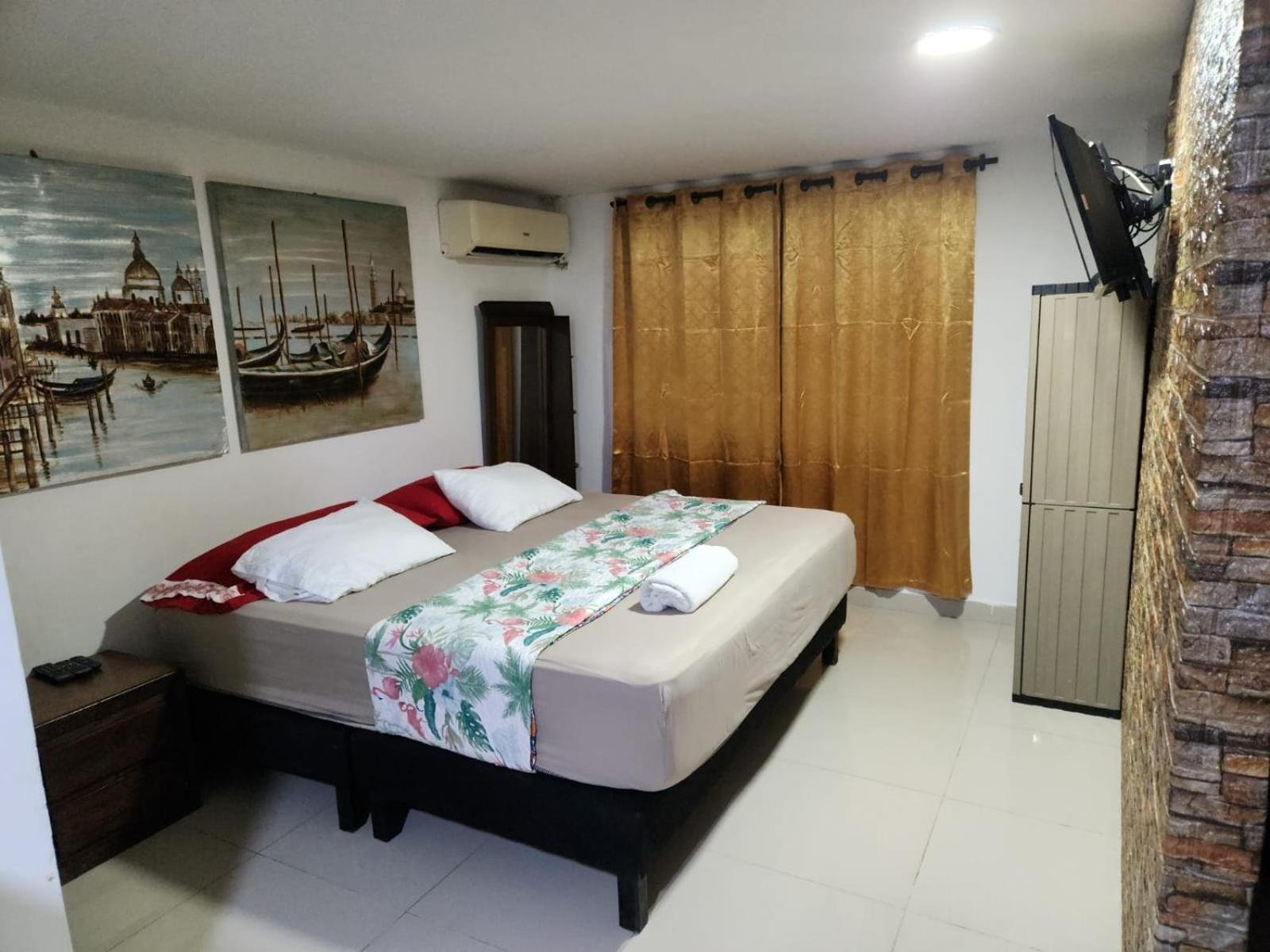 Sea Life Apartamentos En Via Principal Centro Y San Luis Сан-Андрес Экстерьер фото