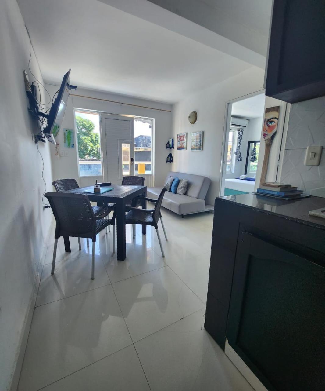 Sea Life Apartamentos En Via Principal Centro Y San Luis Сан-Андрес Экстерьер фото